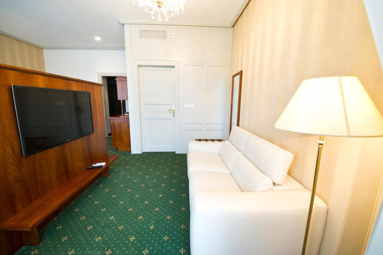 Hotel Slavie Pelhřimov 外观 照片